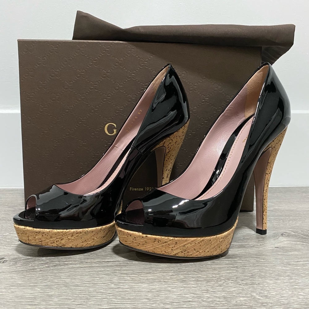 AUTH GUCCI Vernice Crystal Platform pumps 37
